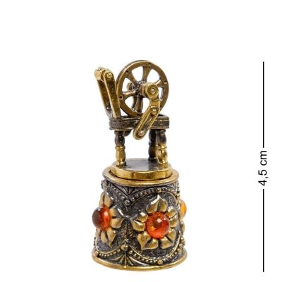 Ажурный наперсток с янтарем и латунью – идеальный инструмент для творчества.