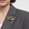 Латунная брошь "Совушка" – винтажный аксессуар для стильных образов.