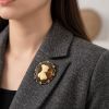 Брошь Камея: Изысканная Латунь и Природный Янтарь