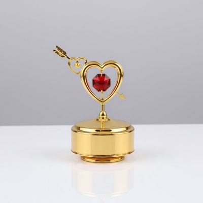 Фигурка музыкальная Сердечко со стрелой с цв.кр.  A10563